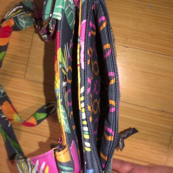 VERA BRADLEY Little Flap Hipster in Jazzy Blooms Retired Spring 2013 - Picture 5 of 10